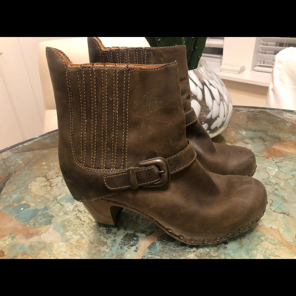 Dansko Boots 👢